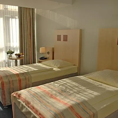 Western Berlin-kurfuerstendamm Berlin