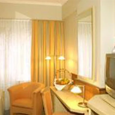 Western Berlin-kurfuerstendamm 4*